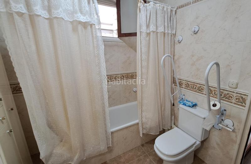 Foto b074bdce-56a5-41c8-bbad-fa90dc0c3dff. Casa estupenda planta baja en el paseo , para entrar a vivir en Carcaixent