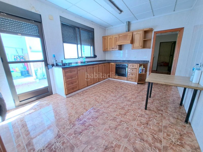 Foto f3dc3720-d389-4ccb-88e0-ad6b6857ef76. Casa a Carcaixent