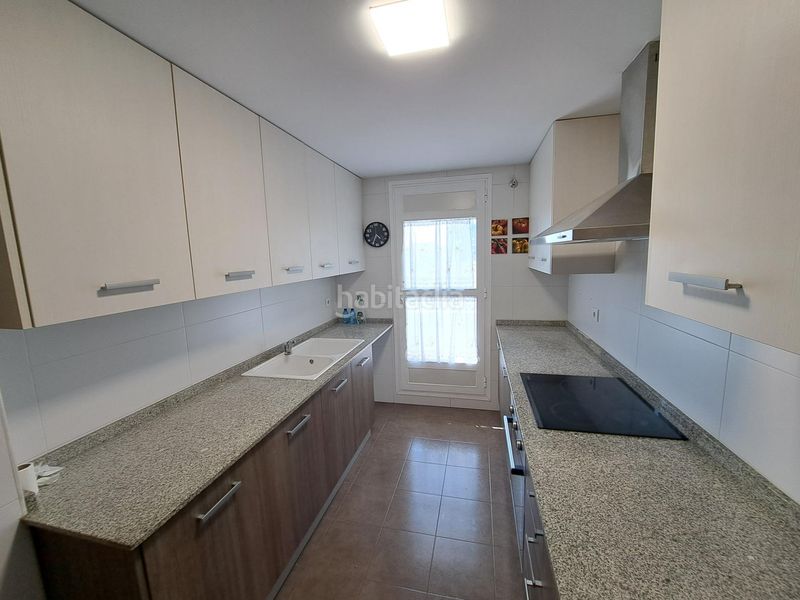 Foto f6ecd437-3a95-4873-a93d-0b9553f8540f. Pis amb aparcament a Sants Patrons Alzira