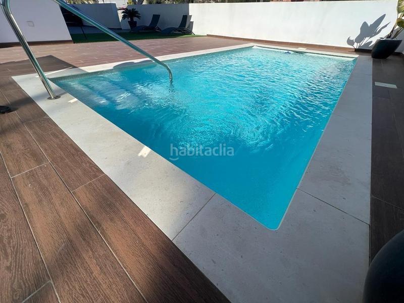 Foto c6938035-4d21-49c0-8fb7-f1a3165657e9. Casa adosada se vende espectacular adosado en la urbanización el raco en Alzira