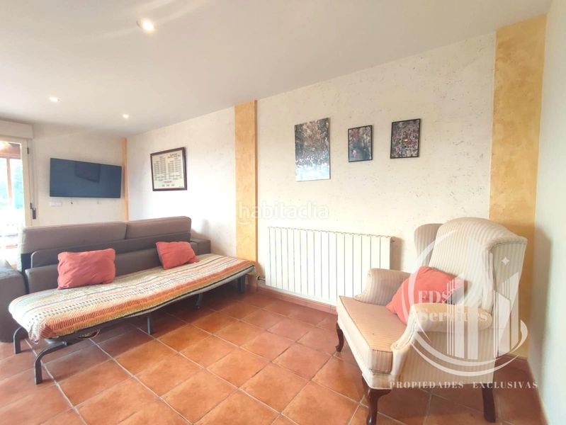 Foto 08271857-f4e4-4272-9f64-fd7976c33bd9. Casa aparellada amb xemeneia calefacció aparcament a Elciego