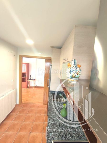 Foto 75e55c38-05c6-4a25-957f-19e764bdb885. Casa aparellada amb xemeneia calefacció aparcament a Elciego