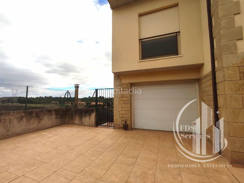 Foto 898f8adb-9752-40e0-90a9-78394c9143b7. Casa aparellada amb xemeneia calefacció aparcament a Elciego