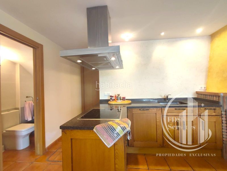 Foto d76927da-9366-4254-8fd9-a4e491be4f95. Casa aparellada amb xemeneia calefacció aparcament a Elciego
