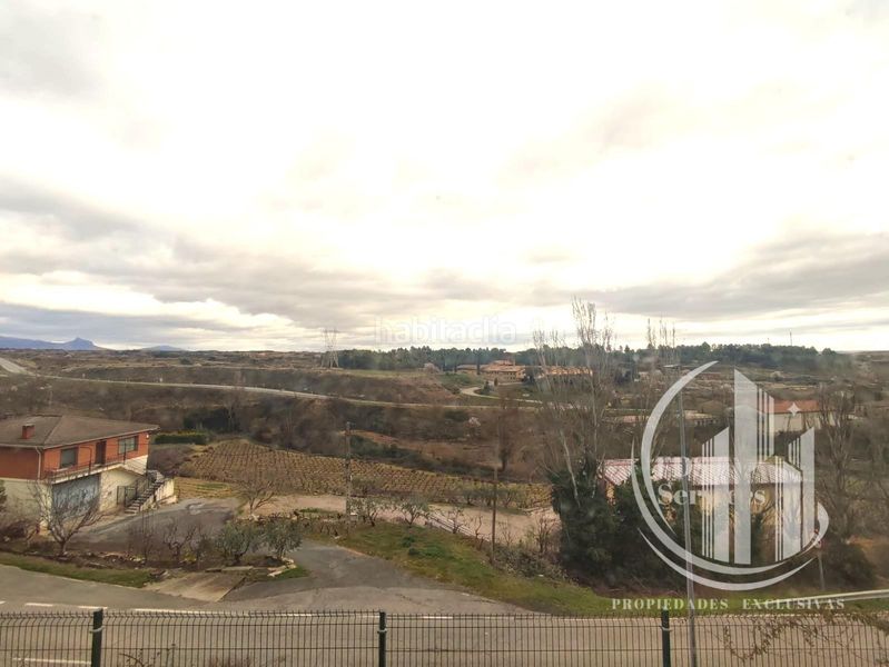 Foto e92258bf-a640-4a70-a200-5f466e979855. Casa aparellada amb xemeneia calefacció aparcament a Elciego