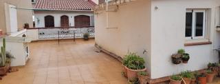 Casa aparellada a Ocata. 3 plantas casa + terraza + taller + pk