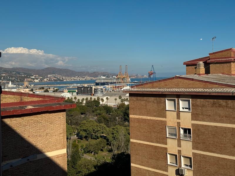 Foto 28b30c4a-0367-41a6-a8c0-572aeb88fbe8. Pis a Parque Ayala - Jardín de la Abadía - Huelín Málaga