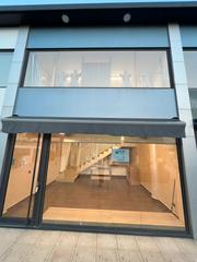 Lloguer Local Comercial a Carrer de cavallers 28. Local duplex centre cavallers,28