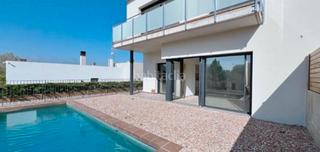 Casa aparellada a Sant Antoni. Casa nueva cerca de la playa.