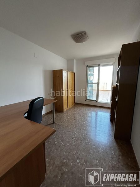 Foto ea563688-a54f-4ff1-bd2e-6cb4a3619775. Piso en Onda