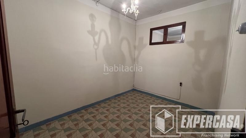 Foto a7a34618-5369-4dbe-9ce4-e30a5bb3ffe8. Masia a Plaza Illes Columbretes Castellón de la Plana