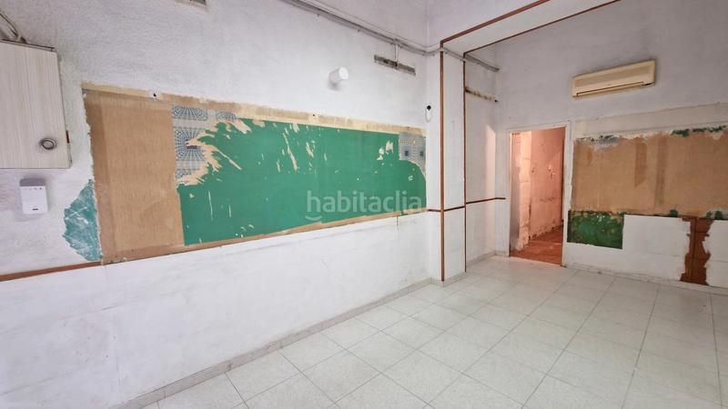 Foto 3490dc67-12be-4730-a33c-07d79c079e2f. Lloguer local comercial a carrer mare de déu del carmel 6 a Barcelona