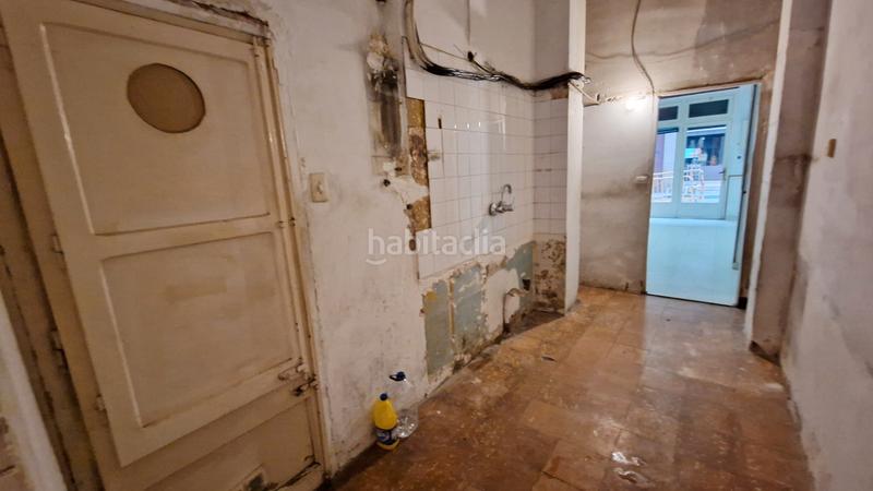 Foto 0c921e9b-bd4b-40bf-a48e-66b026c11089. Location local commercial dans carrer mare de déu del carmel 6 dans Barcelona