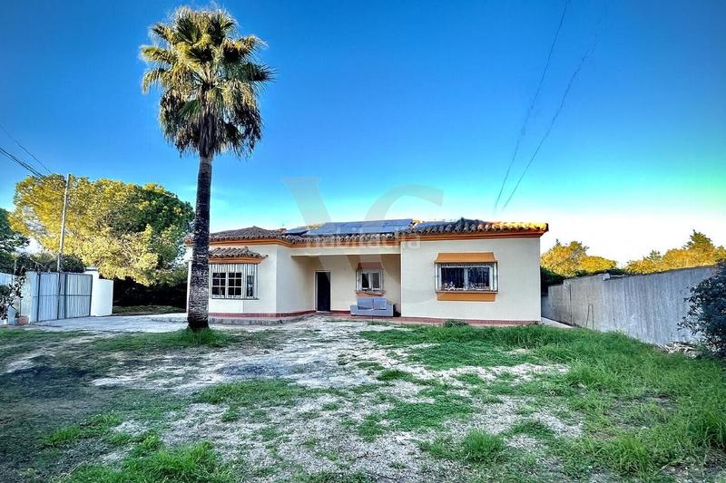 Foto 4ab66bc8-c5ea-4391-a304-45b3b1ef82d0. Chalet in Pelagatos - Pago del Humo Chiclana de la Frontera