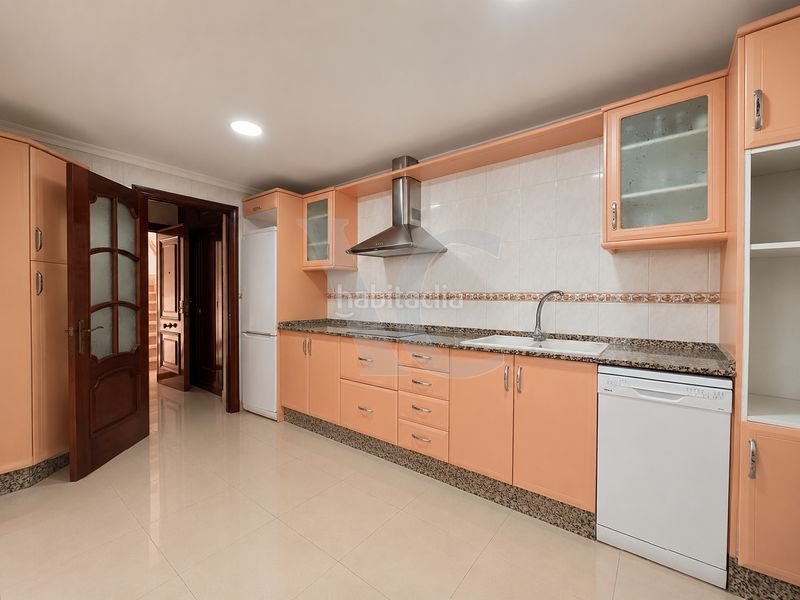 Foto 1ec253b3-b32f-41d5-9c99-25103adf13e0. Piso en Paseo Marítimo - San José - La Laguna Cádiz