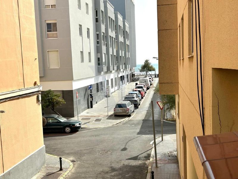 Foto f9c2bf07-937c-4ac1-acee-9bcfc65a5c78. Piso en Paseo Marítimo - San José - La Laguna Cádiz