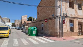 Casa a Pinoso. Oportunidad única casa solar en venta en pleno paseo constitució