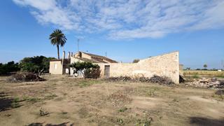 Xalet a La Foia - Daimés - Asprella. Se vende casa de campo con 42.000 m2 de parcela.
