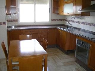 Location Appartement à Carrús Este. Excelente ubicación, frente universidad miguel hernandez, aire a