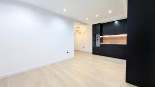 Ground floor  Calle de rubén darío. Unifamiliar en el corazón del raval, 110m2 de terraza, todo a es