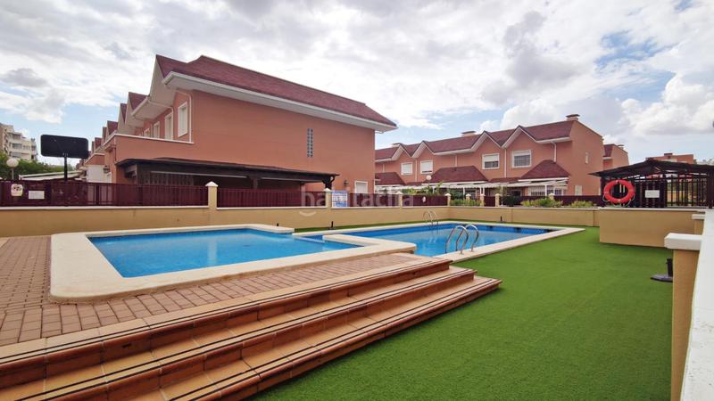 Foto 2b633601-79bf-4a3f-885e-99410e0524bc. Casa bungalow de esquina en zona kelme en Ciutat Universitària Elche / Elx