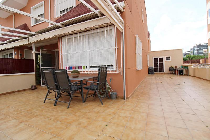 Foto 2d6323b2-9566-4266-86ed-f89c25c97bfd. Casa bungalow de esquina en zona kelme en Ciutat Universitària Elche / Elx