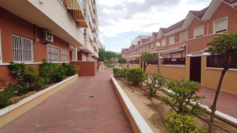 Foto a7434faf-d348-4b9e-ac21-c14f3448db65. Casa bungalow de esquina en zona kelme en Ciutat Universitària Elche / Elx