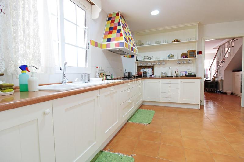 Foto f6cc4834-fca9-4634-ad75-7ae19d53aad1. Casa bungalow de esquina en zona kelme en Ciutat Universitària Elche / Elx