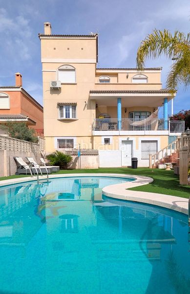 Foto 4167d1f1-f942-47e9-90cd-4457852aafec. Xalet amb aparcament piscina a Jubalcoi Elche / Elx