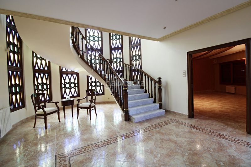 Foto 1eca6002-77ea-4d86-8e15-d6b95366b264. Chalet elegante y clásica. simplemente asombrosa!! en Elche / Elx
