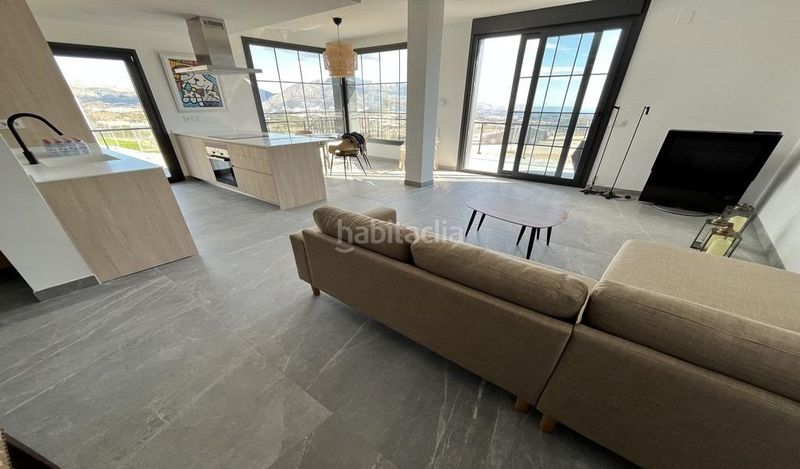 Foto a85a0b6e-91f9-4954-940e-5a0620de40c3. Casa aparellada amb calefacció aparcament piscina a Polop