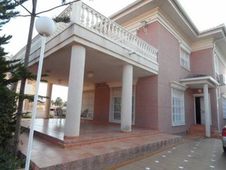 Chalet in Ciutat Jardí - Torreta Verdí. Chalet de lujo en elche