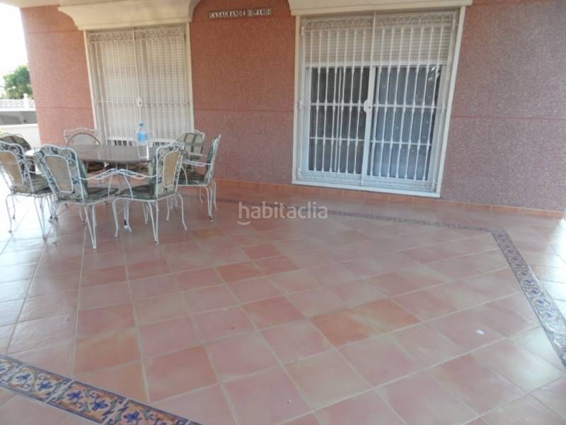 Foto cc8a24d5-ae8e-4c00-b7a9-6f4fc9133fa1. Xalet amb calefacció aparcament a Ciutat Jardí - Torreta Verdí Elche / Elx