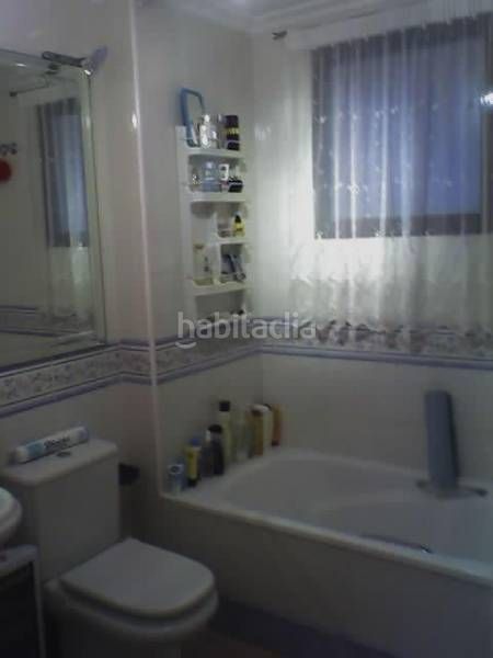 Foto 9eff8b8f-33a4-4a75-ba26-ae800dfc2bbb. Casa amb calefacció aparcament piscina a Calas Santiago Bernabeu Santa Pola