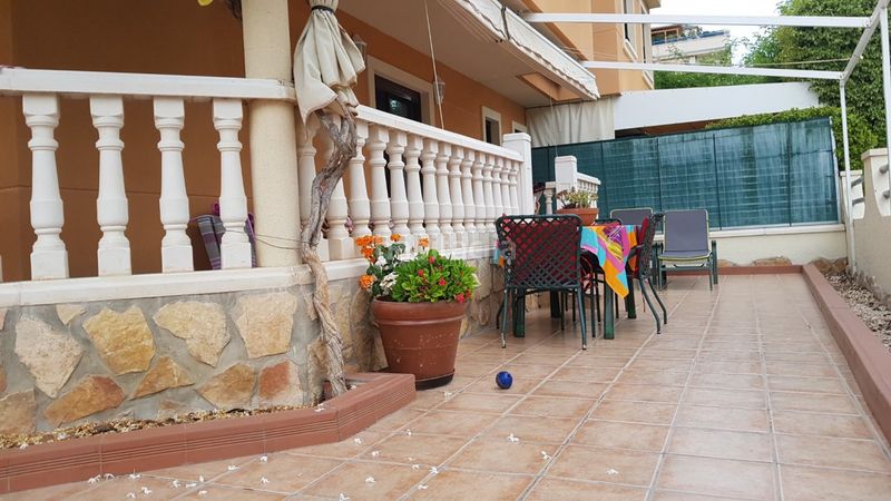 Foto deb40c06-8482-4077-b87c-b0a8f292a65c. Casa amb calefacció aparcament piscina a Calas Santiago Bernabeu Santa Pola