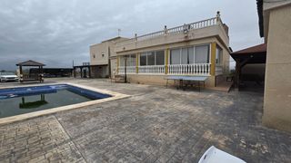 Chalet  Partida poligono 46. A tan solo 4 kilometros del mar