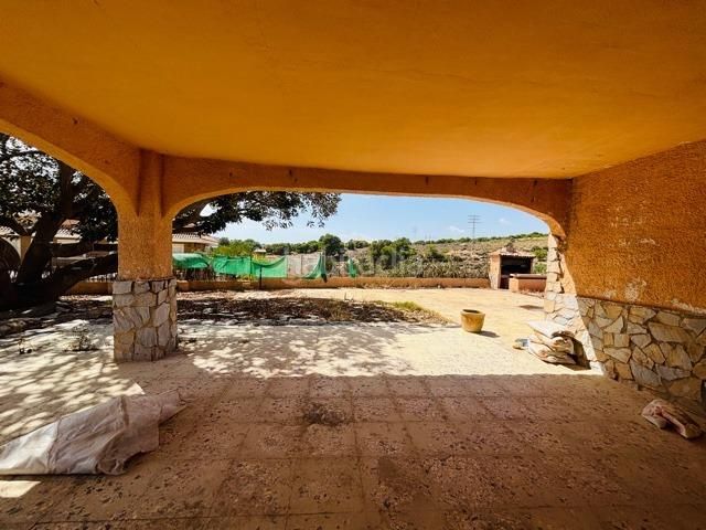 Foto 8f5b37c5-fa0d-4c7b-b602-1d50e00fea08. Xalet amb aparcament piscina a Santa Faz Alicante