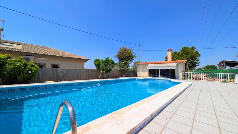 Foto 1f299461-5c79-4806-b3b9-65304a655024. Xalet amb calefacció aparcament piscina a Jubalcoi Elche / Elx