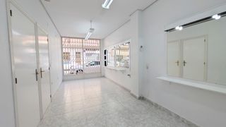 Lloguer Local Comercial a Centro. Local comercial en pleno centro de santa pola con fachada acrist