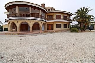 Xalet a Alzabares. Elegante y clásica. simplemente asombrosa!!