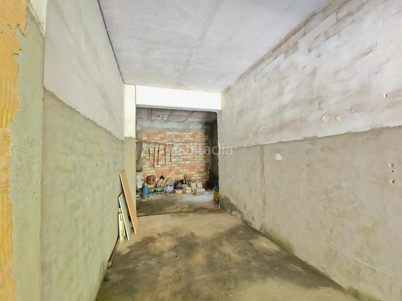 Foto 1fe1fd01-a3fd-46b0-ae18-277fd97f7e27. Local comercial a avenida de la ribera baixa 17 a Corbera