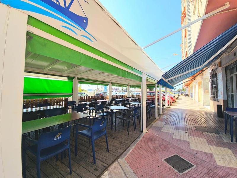 Foto 4e3cf5c2-a510-4747-9593-5ac91d05a4fb. Alquiler local comercial en avenida del puerto 17 traspaso de restaurante en pleno funcionamiento en la zona puerto en Cullera