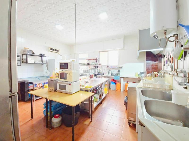 Foto db302baa-08fd-4708-b87e-bb722d082aa0. Alquiler local comercial en avenida del puerto 17 traspaso de restaurante en pleno funcionamiento en la zona puerto en Cullera