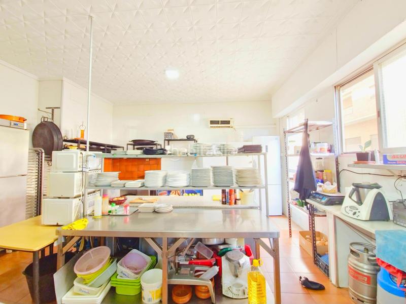 Foto ec44b90d-05a9-40d0-bc59-8c4bf013cbef. Alquiler local comercial en avenida del puerto 17 traspaso de restaurante en pleno funcionamiento en la zona puerto en Cullera