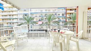 Appartement  Blasco ibañez 14. Vive a 150 metros de la playa con una amplia terraza fresca y co