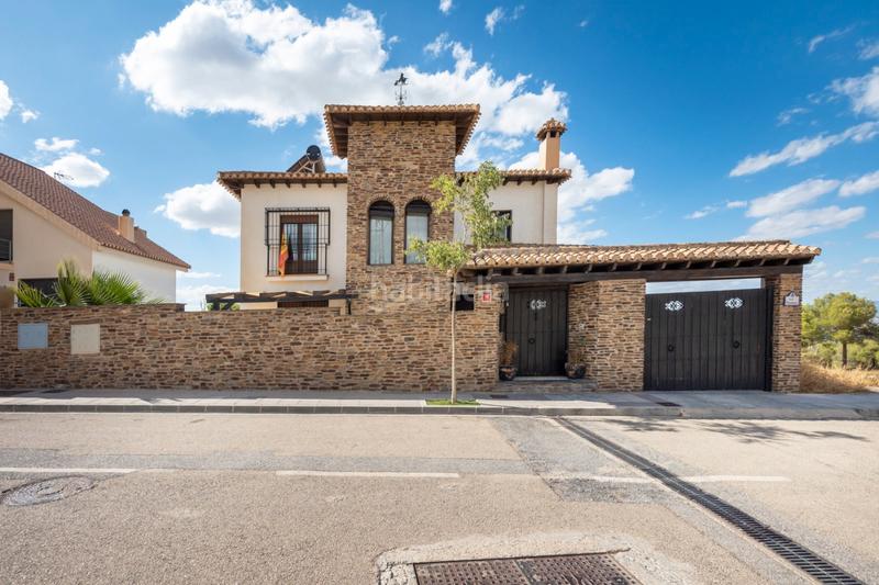 Foto fb4236d8-357e-492a-9208-2a92564e84a4. Xalet amb xemeneia calefacció aparcament piscina a Zubia (La)