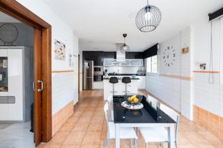 Xalet  Calle gredos. Exclusiva vivienda en altos de la zubia