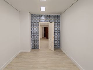 Miete Büro  Calle san fernando. Oficina a un paso del centro ciudad bien comunicada