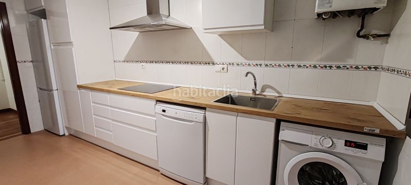 Foto 16aaf134-41ff-4c16-8436-f4476b3e6ea7. Rent flat with heating parking in Peñacastillo - Nueva Montaña Santander