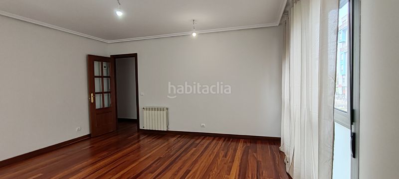 Foto 36be1dc9-ba03-4110-83ae-6fd42d8639e0. Rent flat with heating parking in Peñacastillo - Nueva Montaña Santander